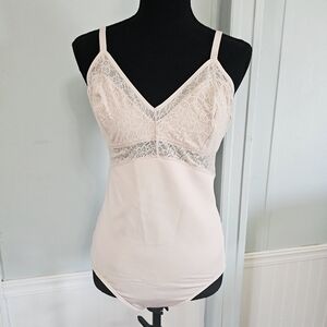 Lace Trimmed Bodysuit in Light Pink